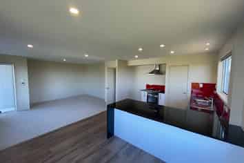 1/28 Beach Road, Castor Bay