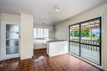 13 Julian Place, Otara