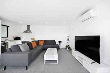 1/2 Searancke Place, Fairfield