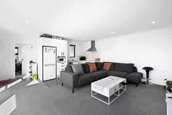 1/2 Searancke Place, Fairfield