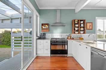 14 Bains Avenue, Hamilton East