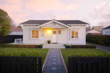 14 Bains Avenue, Hamilton East