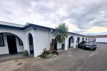 7 Unit Motel - 3 Bed 2 Bath Home - Only $350k!