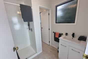 7 Unit Motel - 3 Bed 2 Bath Home - Only $350k!
