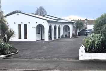 7 Unit Motel - 3 Bed 2 Bath Home - Only $350k!