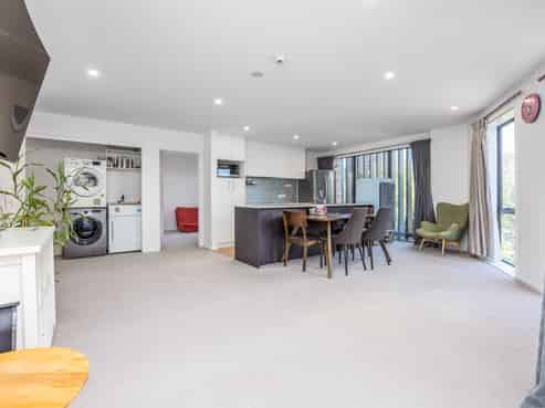 52/8 Thompson Park Road, Mount Wellington