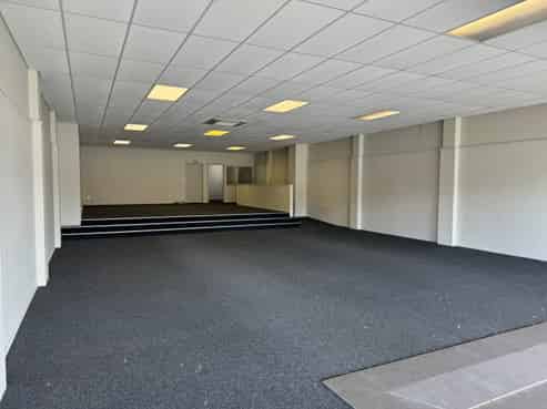 Great space on Heretaunga Street West !
