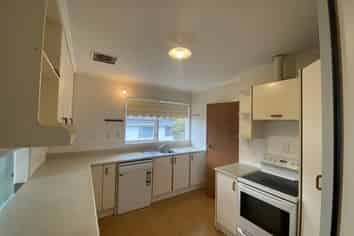 23 Oriel Ave, Tawa