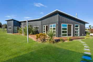 3 Mowhia Grove, Waitarere