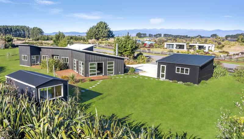 3 Mowhia Grove, Waitarere