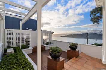 78 The Crescent, Roseneath