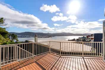 78 The Crescent, Roseneath