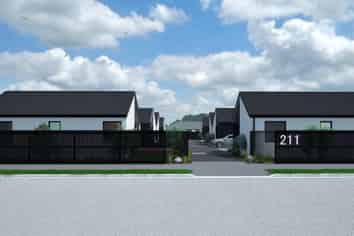 2/211 Main North Road, Redwood
