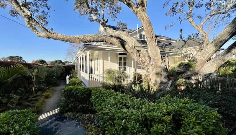 1 Mozeley Avenue, Devonport