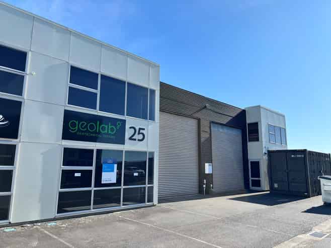 Papamoa Beach warehouse and office available now