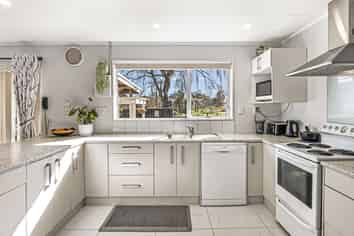 15 Downes Avenue, Springvale