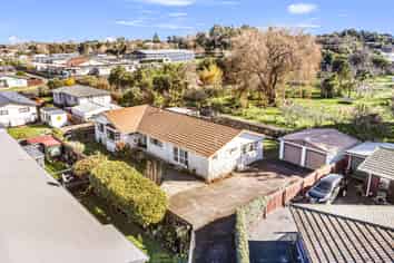 15 Downes Avenue, Springvale