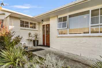 15 Downes Avenue, Springvale