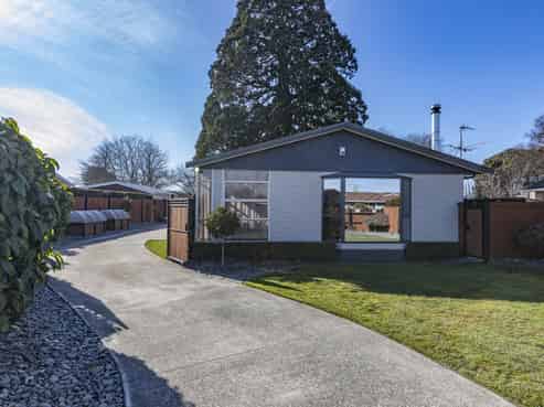 8 Springmead Place, Hornby