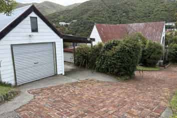 14 Karamu Street , Ngaio