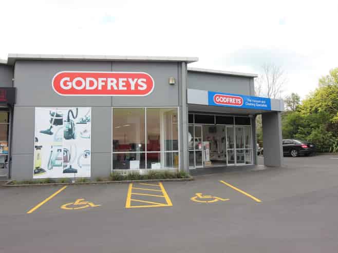 Large retail space available on Link Drive