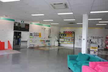Large retail space available on Link Drive