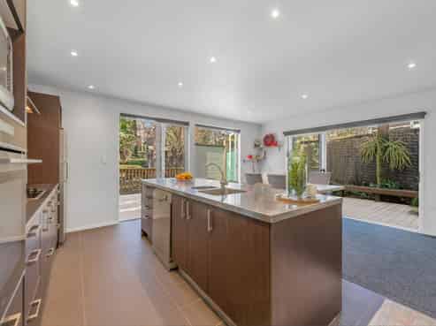 12 Blakewell Place, Beachlands