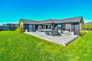 29 Trevor McMiken Drive, Patumahoe