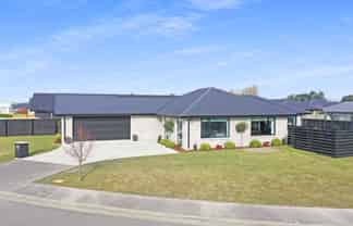 6 Redhaven Rise, Netherby