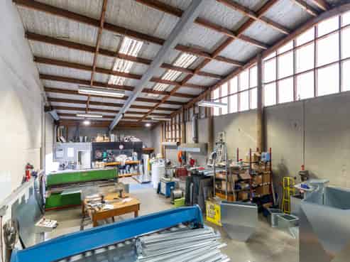 168sqm Industrial workshop - Richmond