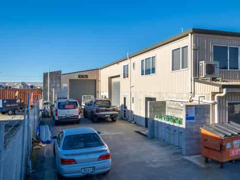 168sqm Industrial workshop - Richmond
