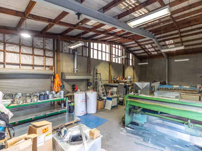 168sqm Industrial workshop - Richmond