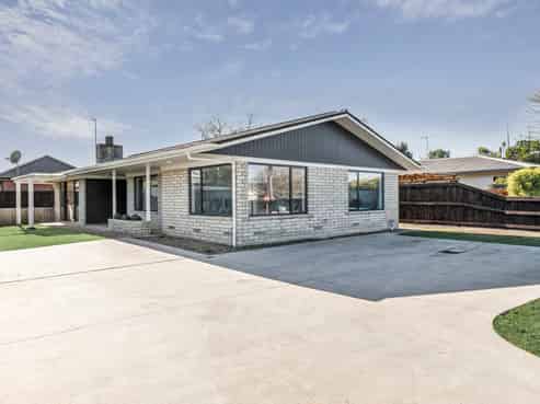 31 Campbell Street, Leamington