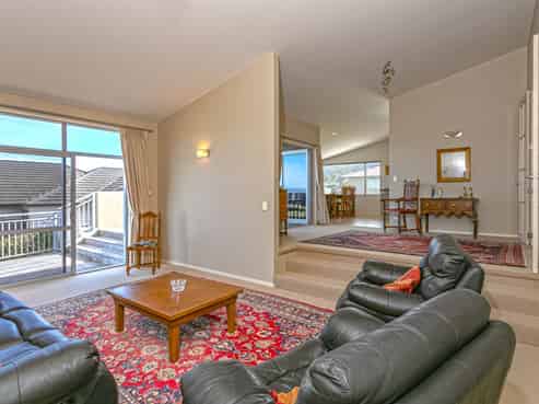 105 Alexander Close, Thames