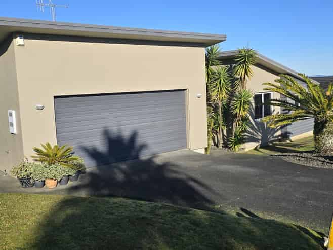 105 Alexander Close, Thames
