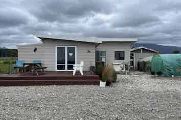 45 Johnston Crescent, Haast