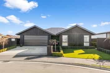 8 Biggles Place, Lincoln