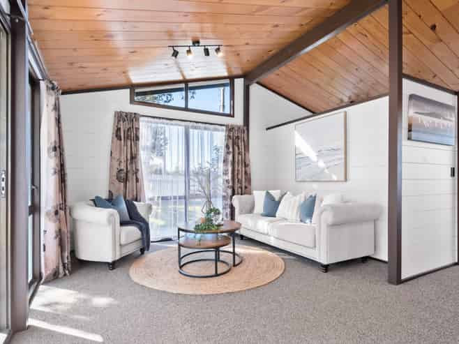 3 Tasman Road, Otaki Beach