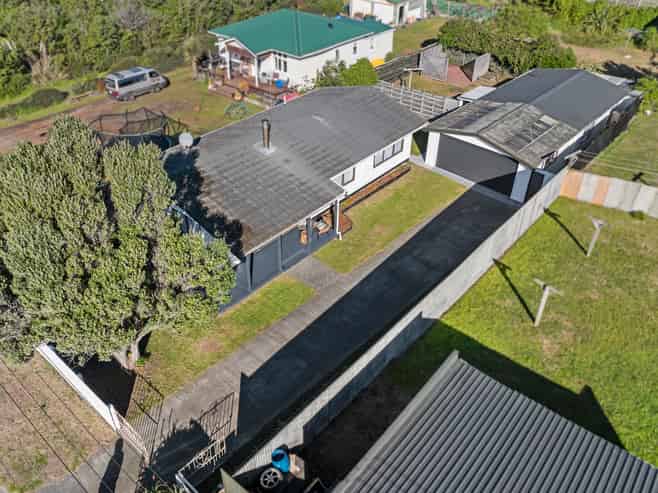 3 Tasman Road, Otaki Beach