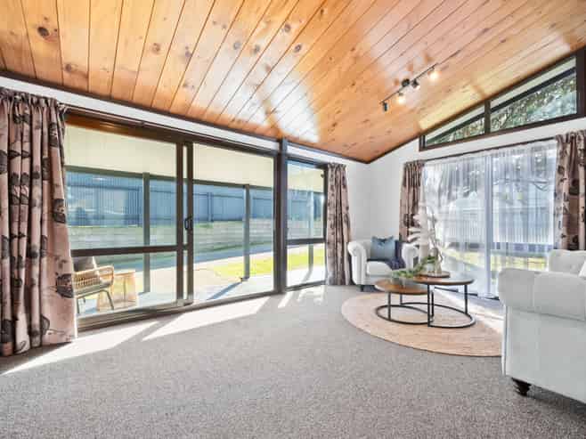 3 Tasman Road, Otaki Beach