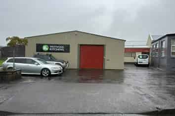 Inglewood Main Street Showroom / Workshop