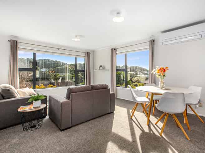49a Albatross Close, Whitby