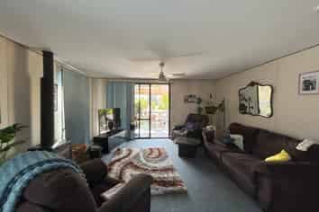 2/141 Carnoustie Drive, Wattle Downs