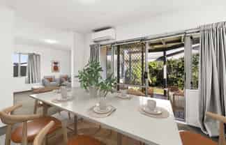 2/52 Te Aute Road, Havelock North
