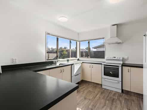 2/52 Te Aute Road, Havelock North