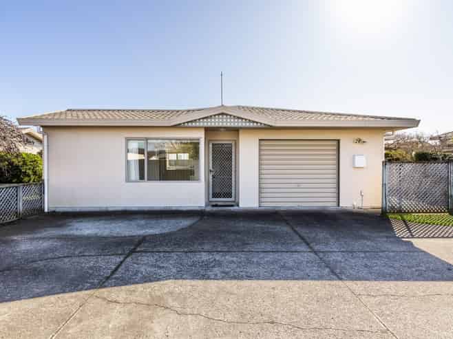 2/52 Te Aute Road, Havelock North