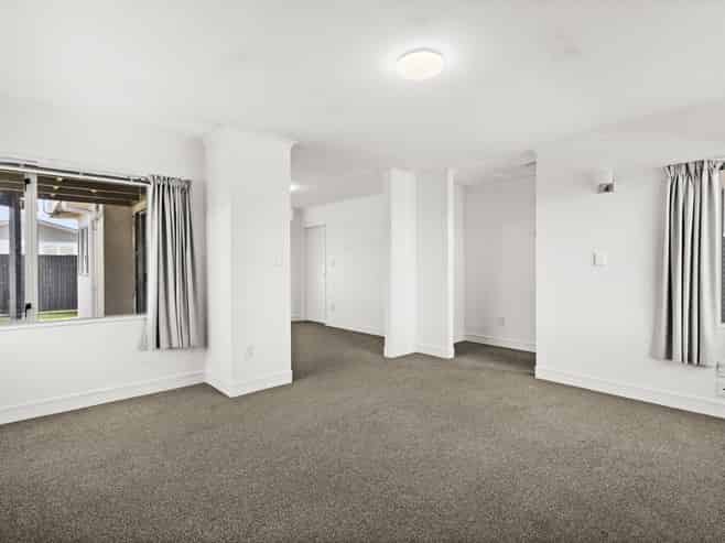 2/52 Te Aute Road, Havelock North