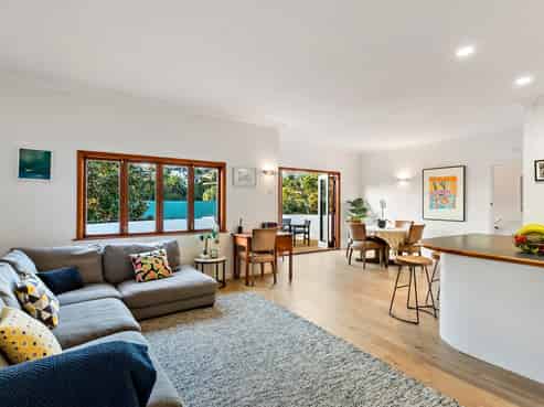 42 Rarangi Road, St Heliers