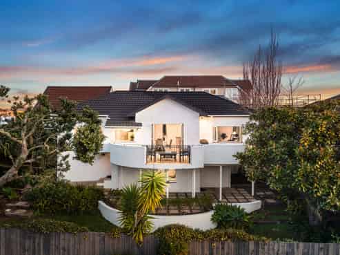 42 Rarangi Road, St Heliers