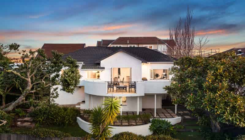 42 Rarangi Road, St Heliers